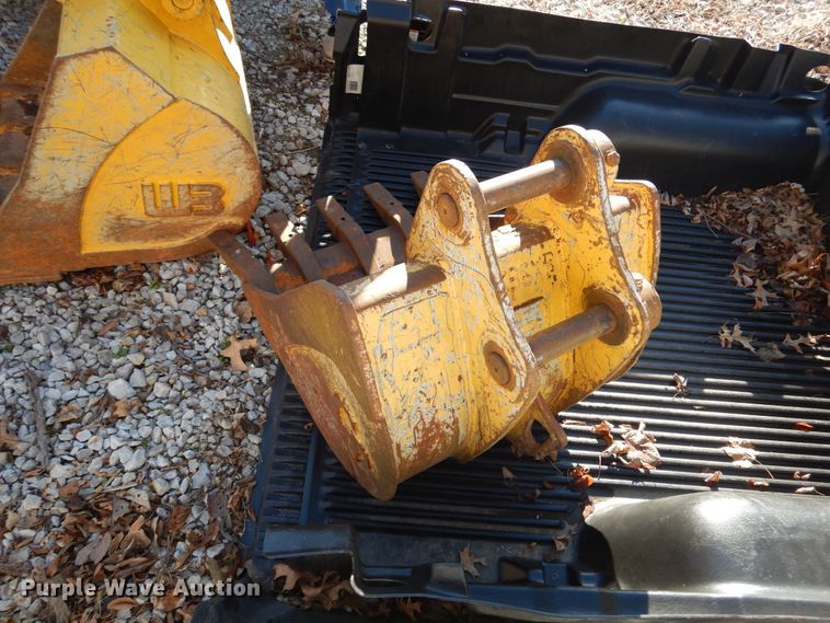 image for item GL9763 2006 Komatsu PC50MR-2  mini excavator