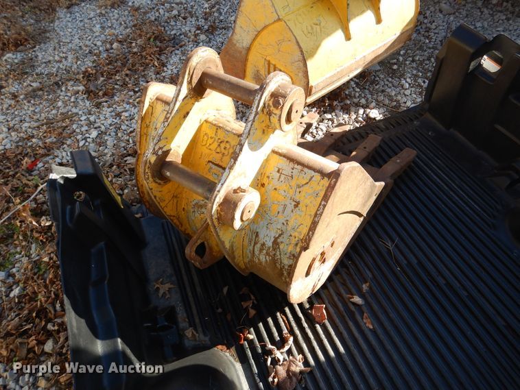 image for item GL9763 2006 Komatsu PC50MR-2  mini excavator