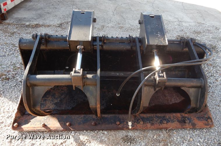 image for item GL9765 Bobcat 67"W skid steer grapple bucket