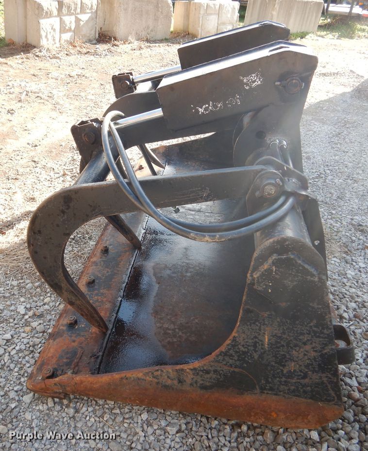 image for item GL9765 Bobcat 67"W skid steer grapple bucket