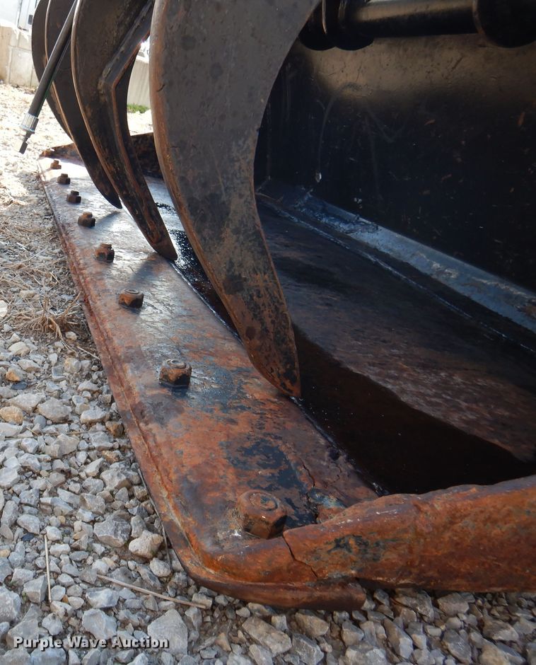 image for item GL9765 Bobcat 67"W skid steer grapple bucket