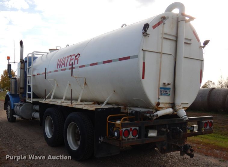 image for item HD9044 1993 Kenworth  tank truck