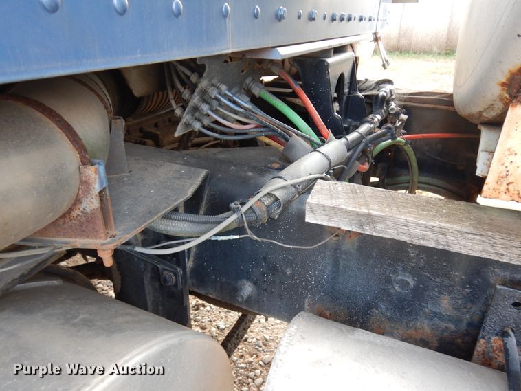 image for item HD9044 1993 Kenworth  tank truck