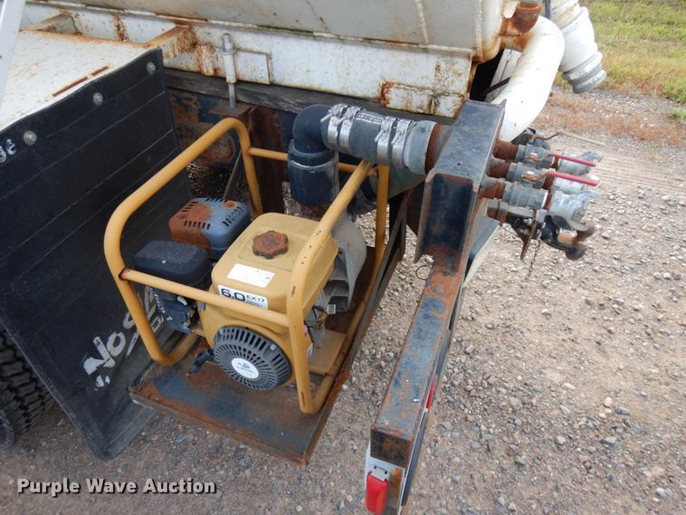 image for item HD9044 1993 Kenworth  tank truck