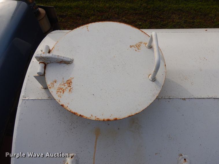 image for item HD9044 1993 Kenworth  tank truck