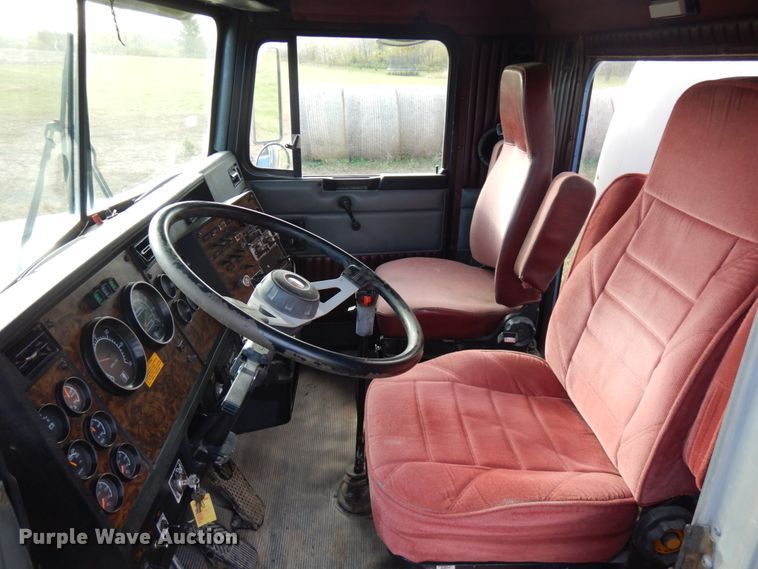 image for item HD9044 1993 Kenworth  tank truck