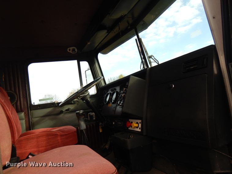 image for item HD9044 1993 Kenworth  tank truck