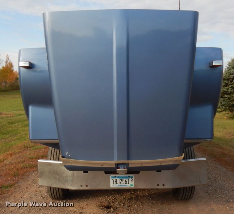 image for item HD9044 1993 Kenworth  tank truck