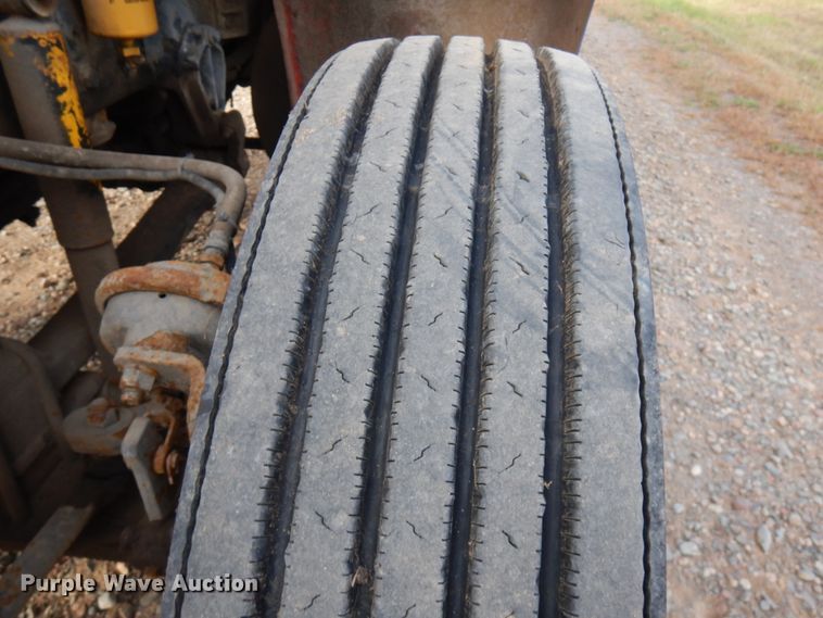 image for item HD9044 1993 Kenworth  tank truck