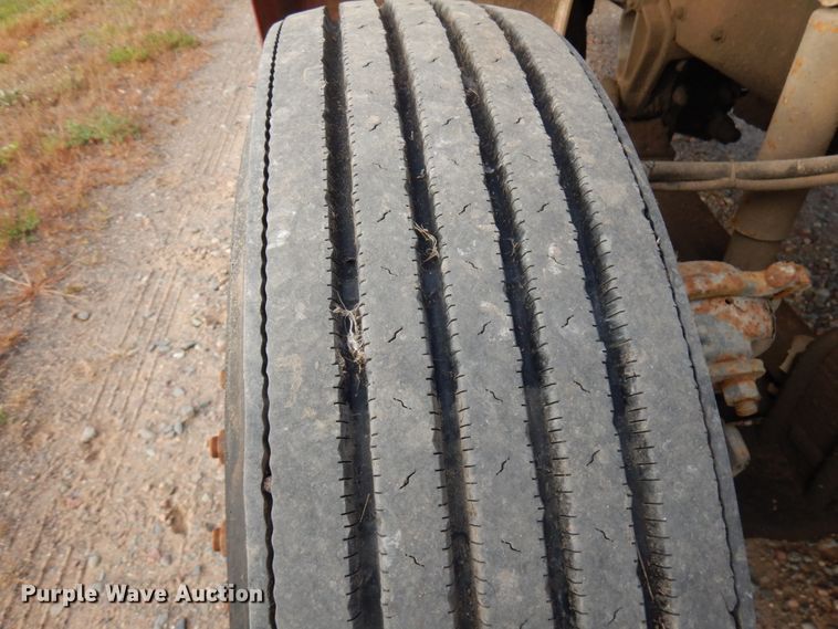 image for item HD9044 1993 Kenworth  tank truck