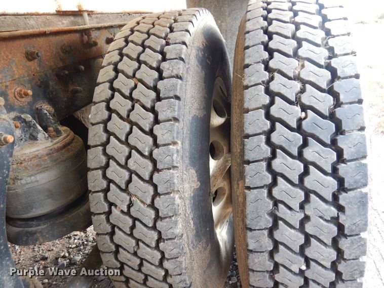 image for item HD9044 1993 Kenworth  tank truck