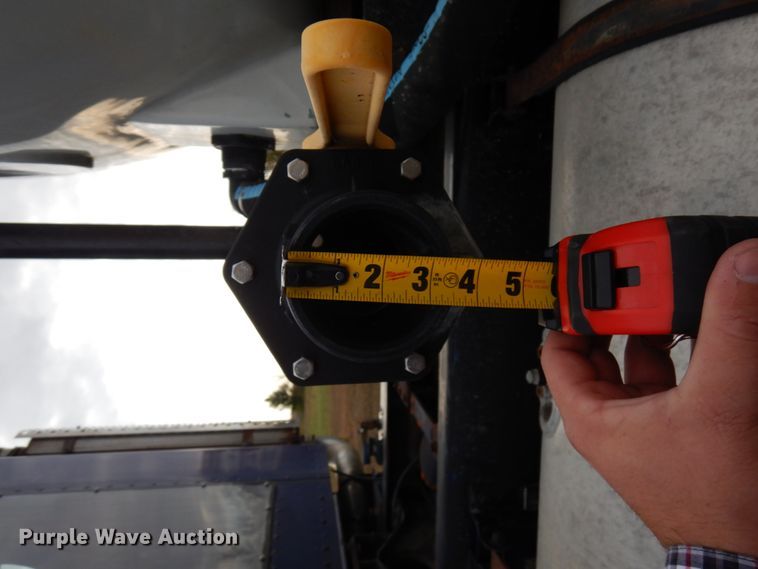 image for item HD9045 1986 Kenworth W900  tank truck