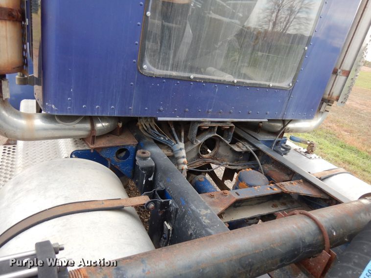 image for item HD9045 1986 Kenworth W900  tank truck