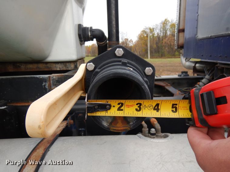 image for item HD9045 1986 Kenworth W900  tank truck