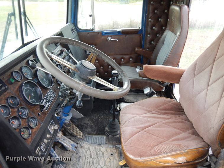 image for item HD9045 1986 Kenworth W900  tank truck