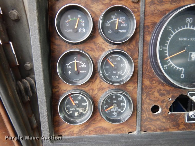 image for item HD9045 1986 Kenworth W900  tank truck