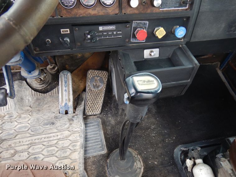 image for item HD9045 1986 Kenworth W900  tank truck