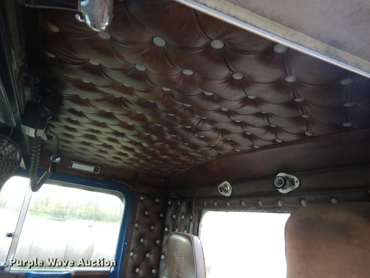 image for item HD9045 1986 Kenworth W900  tank truck