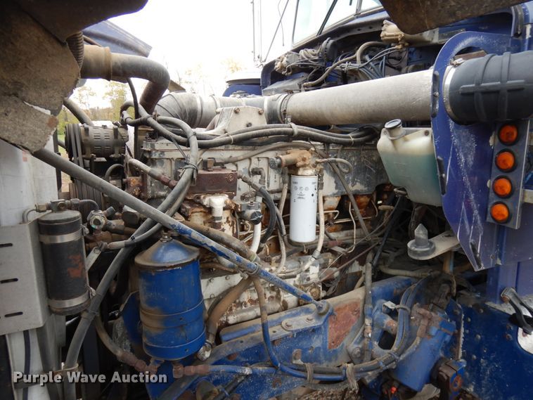 image for item HD9045 1986 Kenworth W900  tank truck