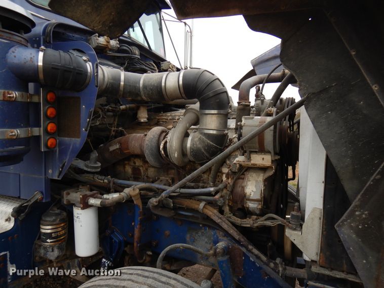 image for item HD9045 1986 Kenworth W900  tank truck