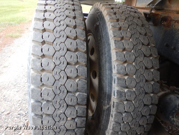 image for item HD9045 1986 Kenworth W900  tank truck