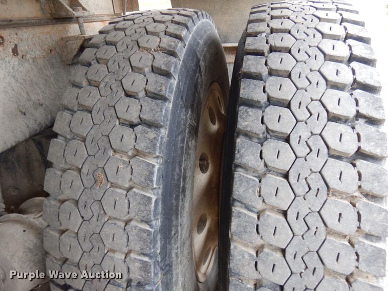 image for item HD9045 1986 Kenworth W900  tank truck