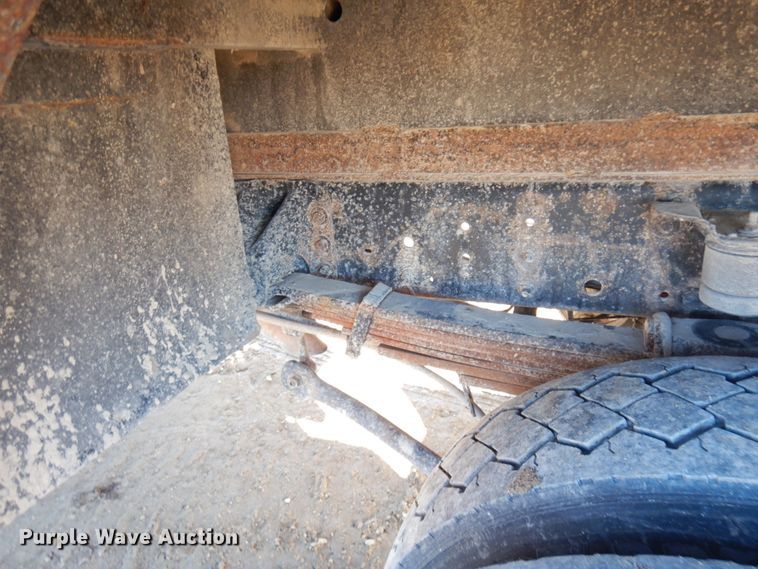 image for item HD9159 2006 GMC C4500  utility truck with crane