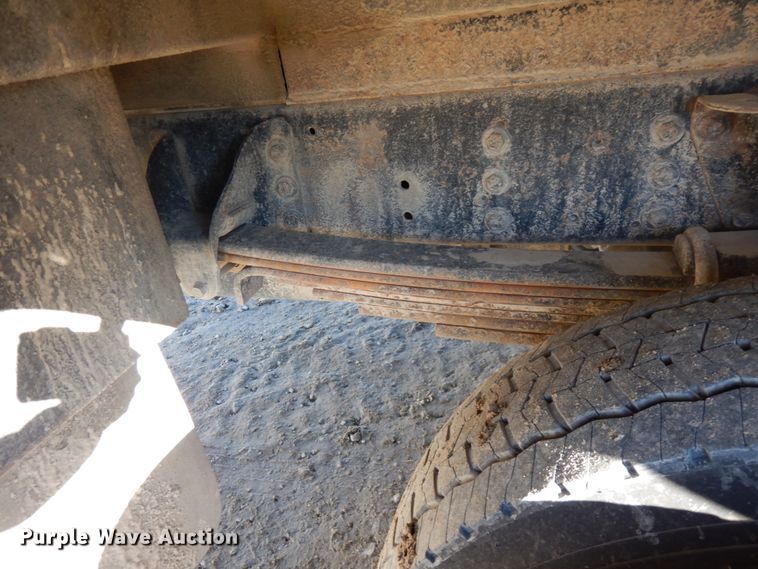 image for item HD9159 2006 GMC C4500  utility truck with crane