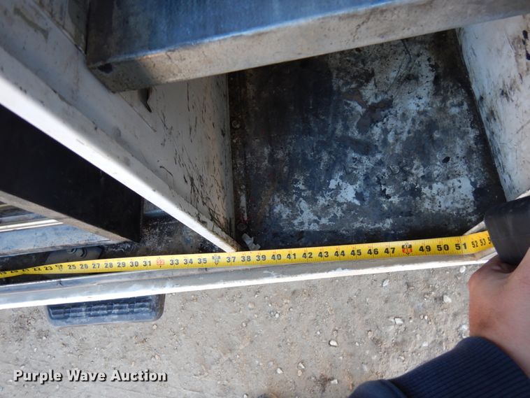 image for item HD9159 2006 GMC C4500  utility truck with crane