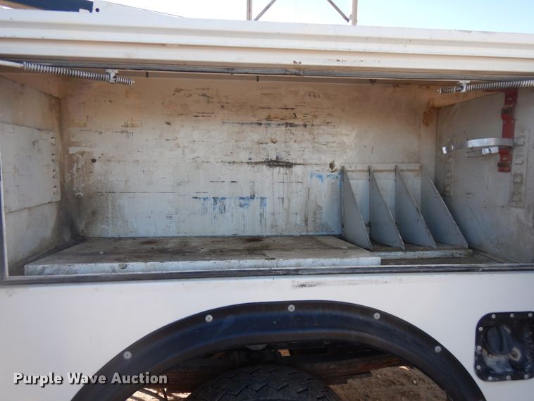 image for item HD9159 2006 GMC C4500  utility truck with crane