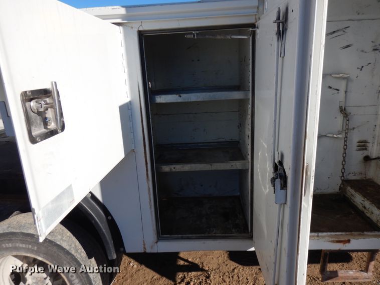 image for item HD9159 2006 GMC C4500  utility truck with crane