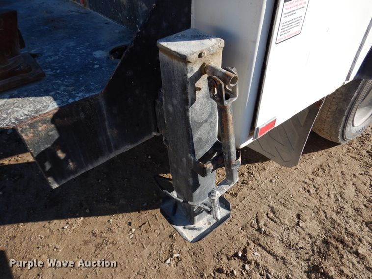 image for item HD9159 2006 GMC C4500  utility truck with crane