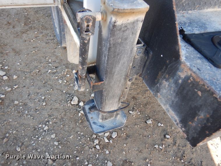 image for item HD9159 2006 GMC C4500  utility truck with crane