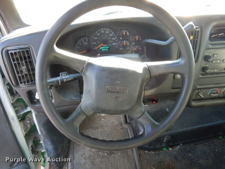 image for item HD9159 2006 GMC C4500  utility truck with crane