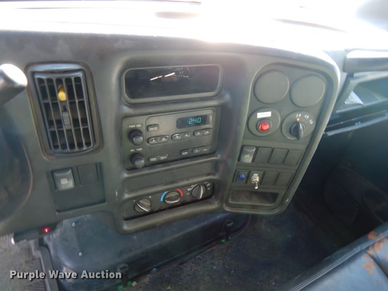 image for item HD9159 2006 GMC C4500  utility truck with crane