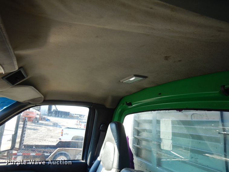 image for item HD9159 2006 GMC C4500  utility truck with crane