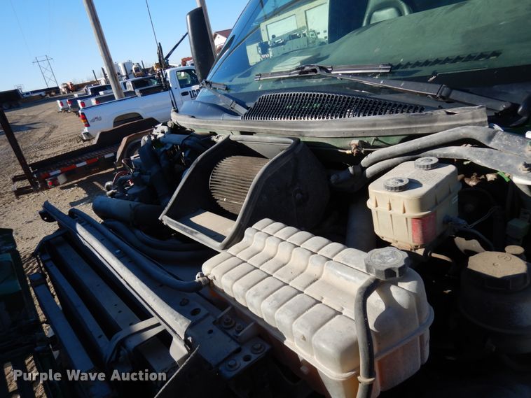 image for item HD9159 2006 GMC C4500  utility truck with crane