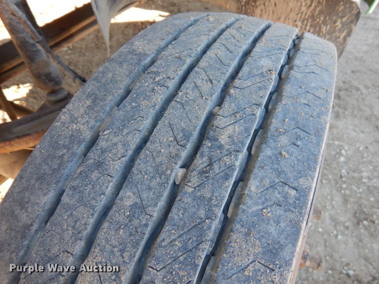 image for item HD9159 2006 GMC C4500  utility truck with crane