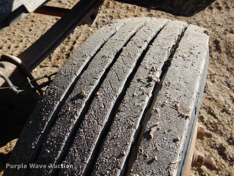 image for item HD9159 2006 GMC C4500  utility truck with crane