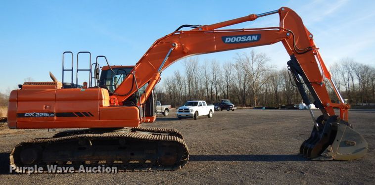 image for item HD9176 2014 Doosan DX225LC-3 excavator
