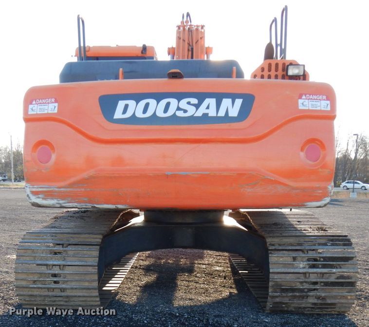 image for item HD9176 2014 Doosan DX225LC-3 excavator