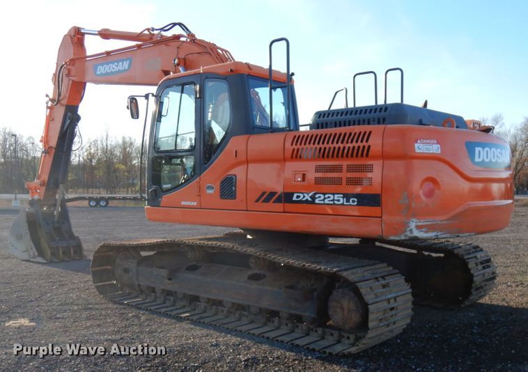 image for item HD9176 2014 Doosan DX225LC-3 excavator