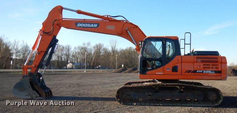 image for item HD9176 2014 Doosan DX225LC-3 excavator
