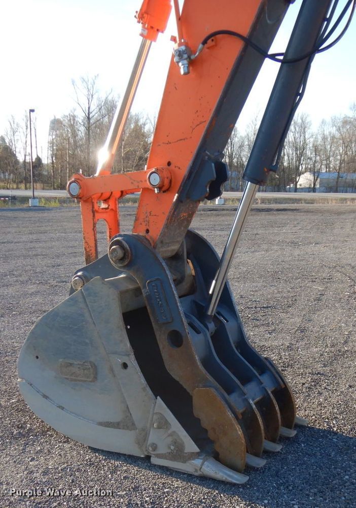 image for item HD9176 2014 Doosan DX225LC-3 excavator