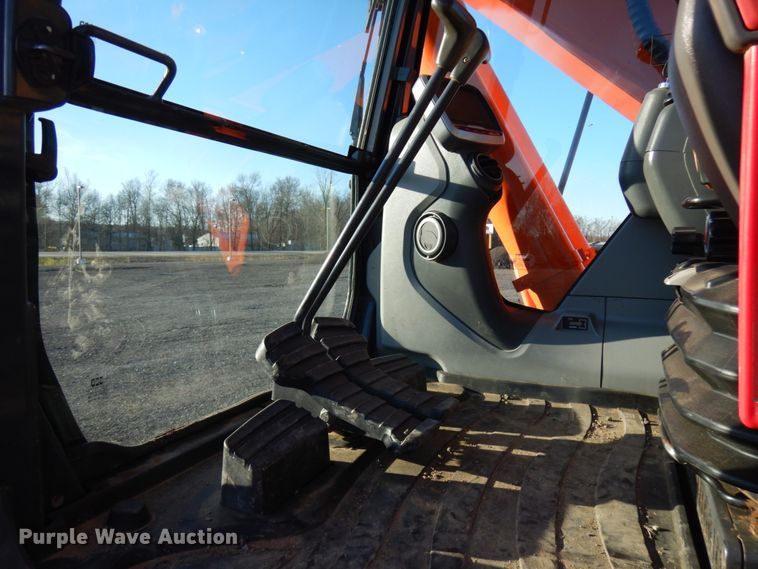 image for item HD9176 2014 Doosan DX225LC-3 excavator