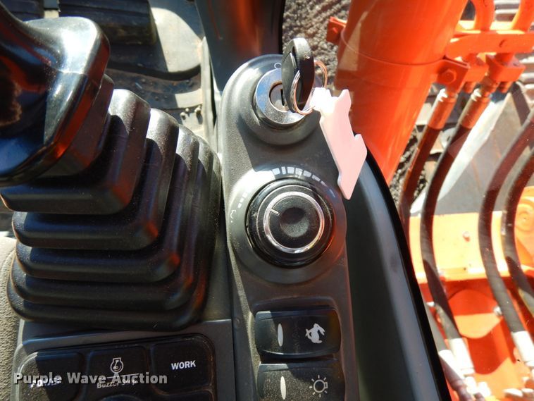 image for item HD9176 2014 Doosan DX225LC-3 excavator