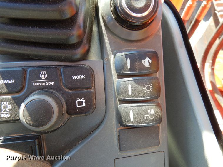 image for item HD9176 2014 Doosan DX225LC-3 excavator