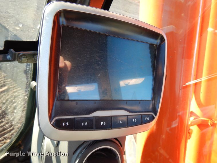 image for item HD9176 2014 Doosan DX225LC-3 excavator
