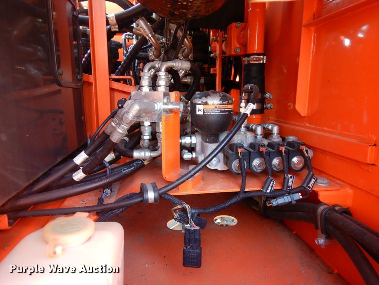 image for item HD9176 2014 Doosan DX225LC-3 excavator