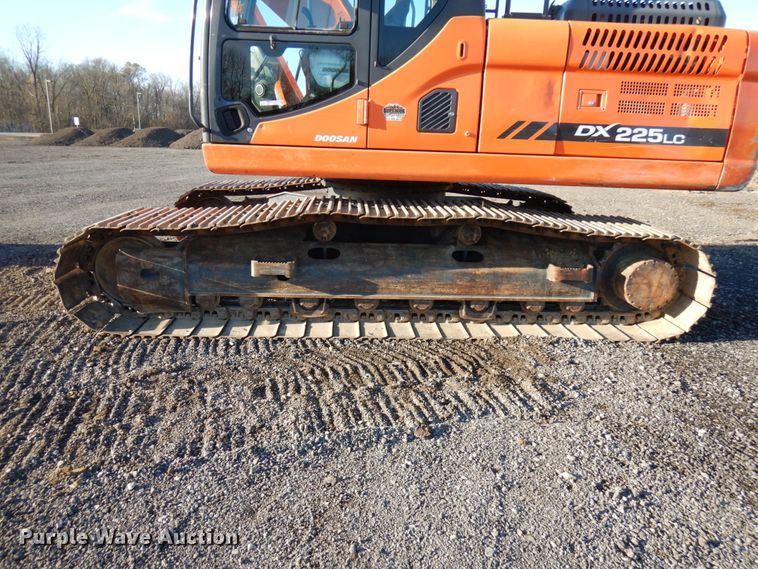 image for item HD9176 2014 Doosan DX225LC-3 excavator